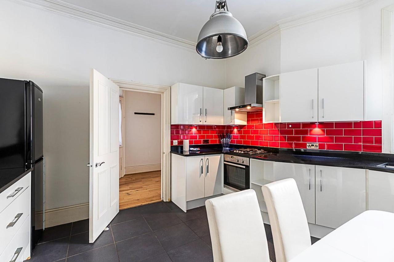 Kensington Tranquility Elegant Two-bed Retreat Apartament Londra