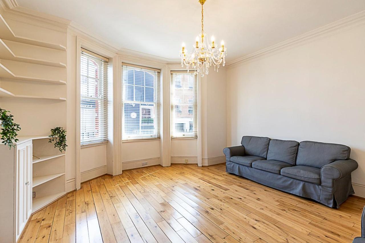 Kensington Tranquility Elegant Two-bed Retreat Apartament