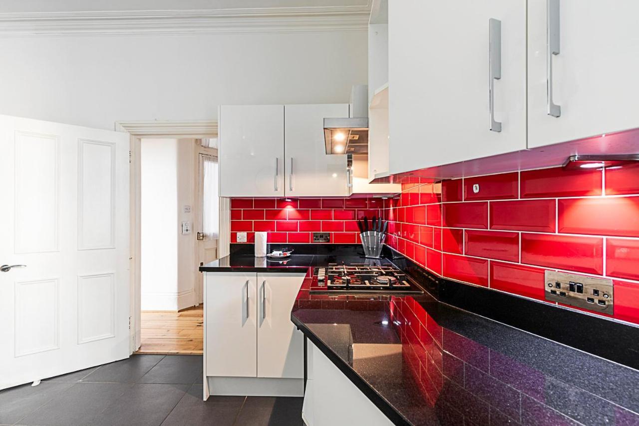 Kensington Tranquility Elegant Two-bed Retreat Londra