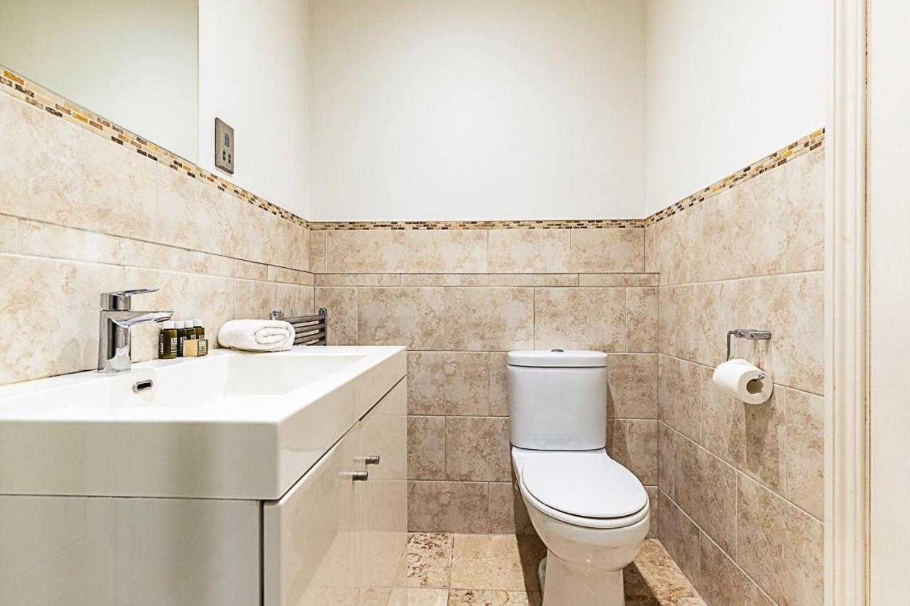 Kensington Tranquility Elegant Two-bed Retreat Apartament *